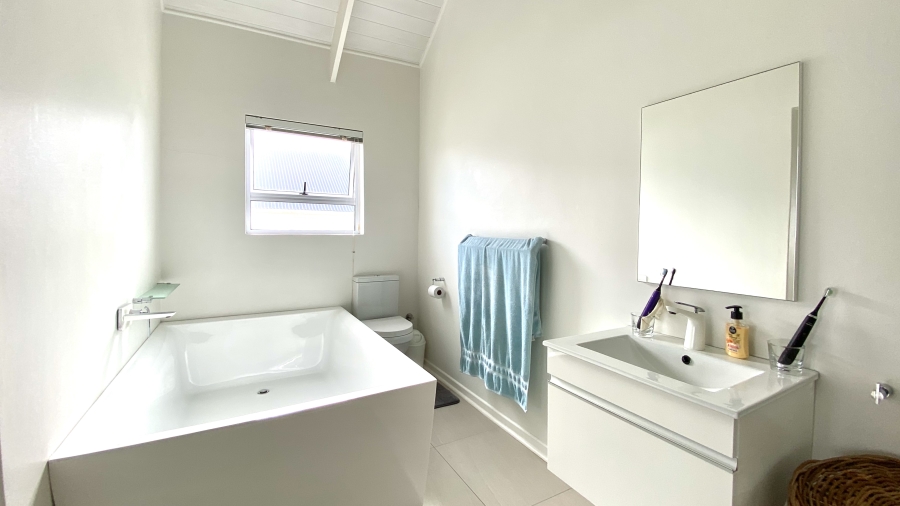 4 Bedroom Property for Sale in Dwarskersbos Western Cape